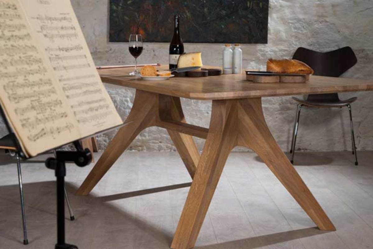 Pemera table
