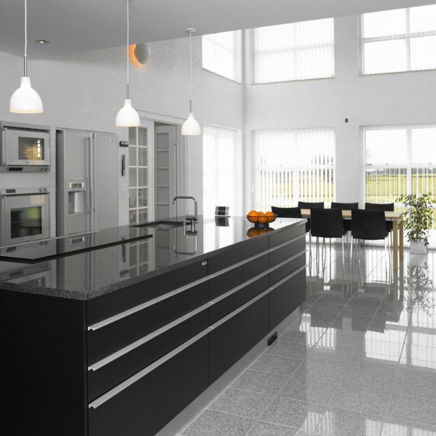 Linier black
