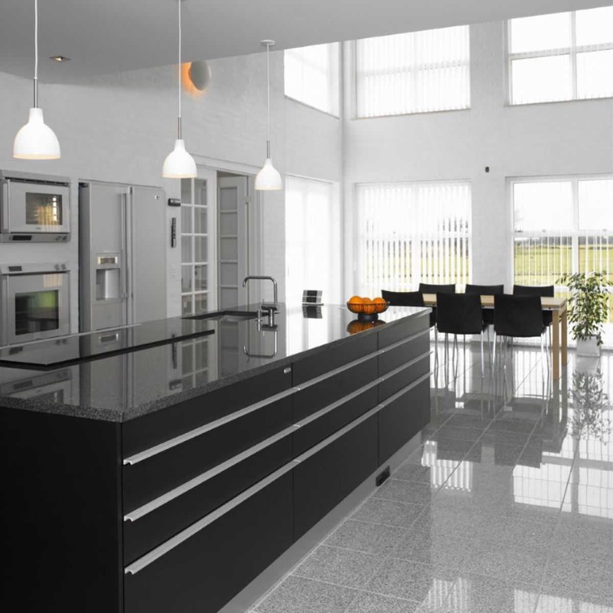 Linier black